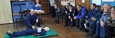 <br />
        Сотрудники томской Госавтоинспекции проходят обучение основам оказания первой помощи    