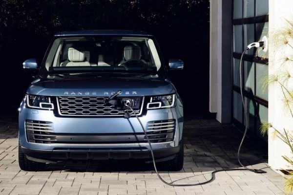 Jaguar Land Rover не верит в электрические внедорожники