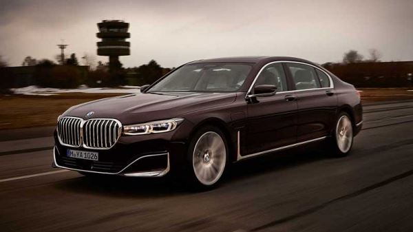 BMW M обзаведется гибридной “семеркой”