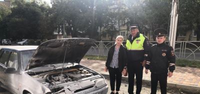 <br />
        Автоинспекторы Ставрополя помогли оперативно потушить загоревшийся автомобиль    